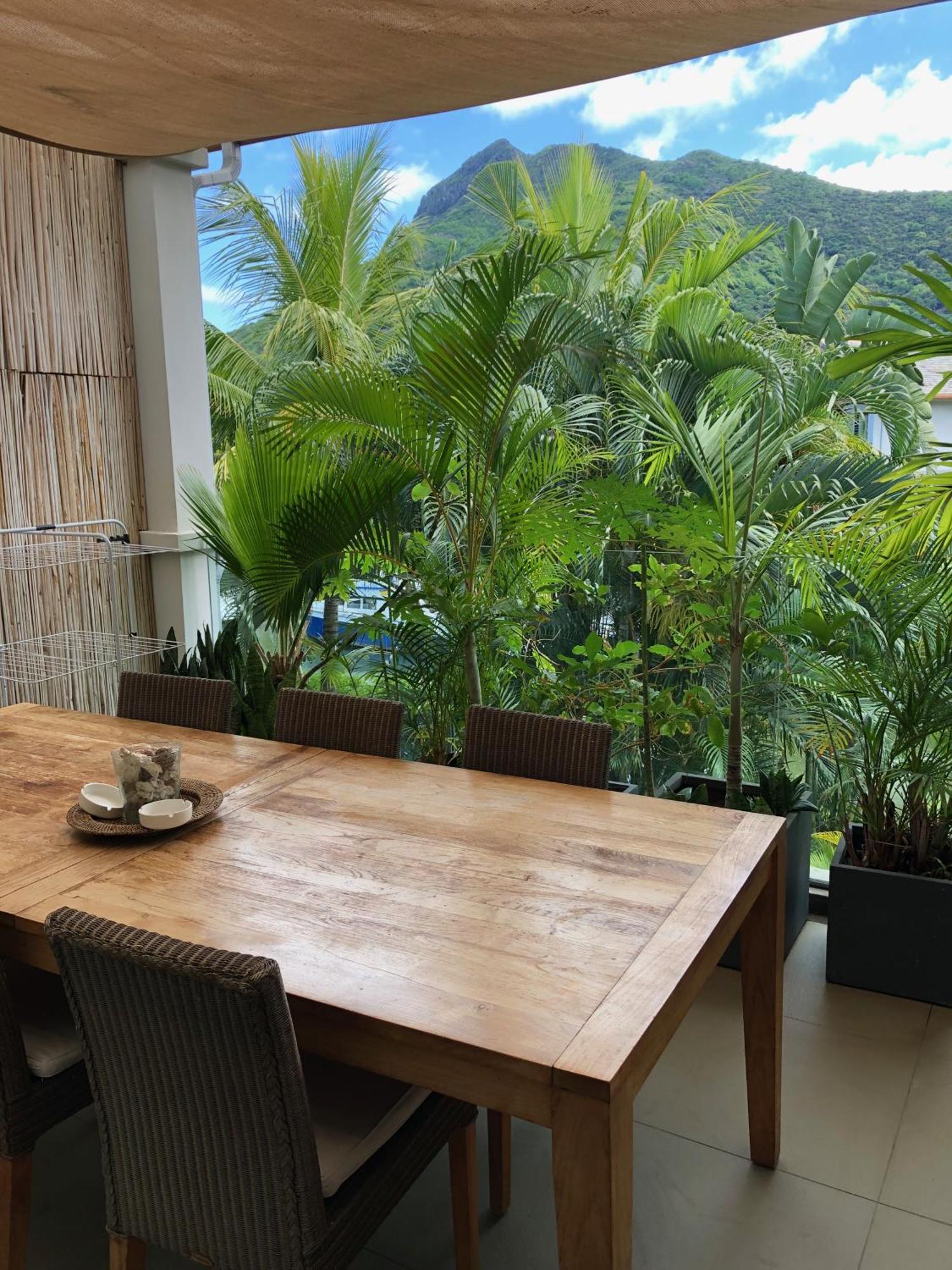 2 Bedrooms Charming Apartment, West Island *
