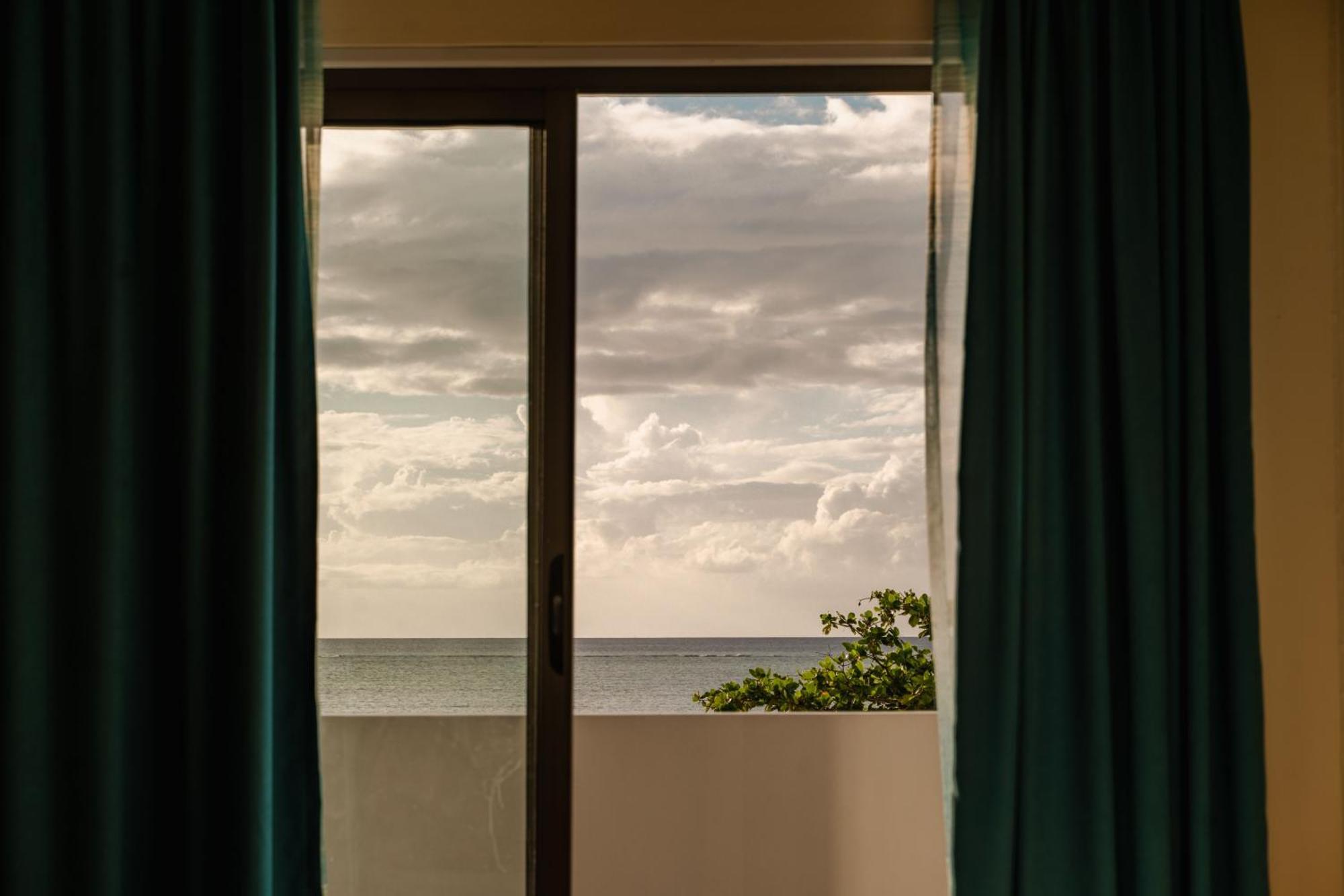 Stella Marris Beachfront Villa *