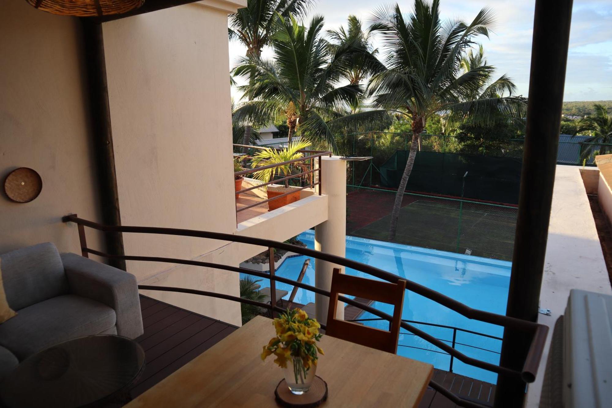 Guest house Le Du Bonheur & Car