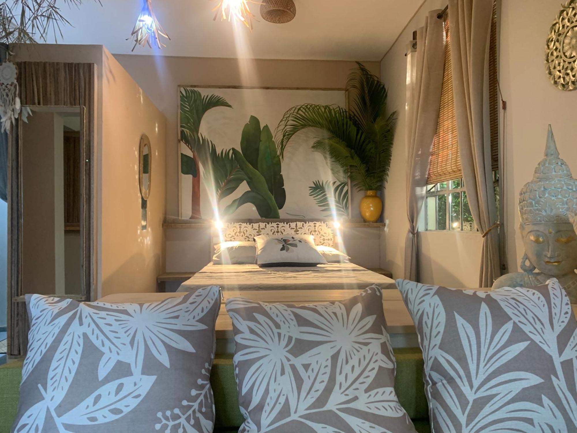 The Palms Ocean Views Apartment *