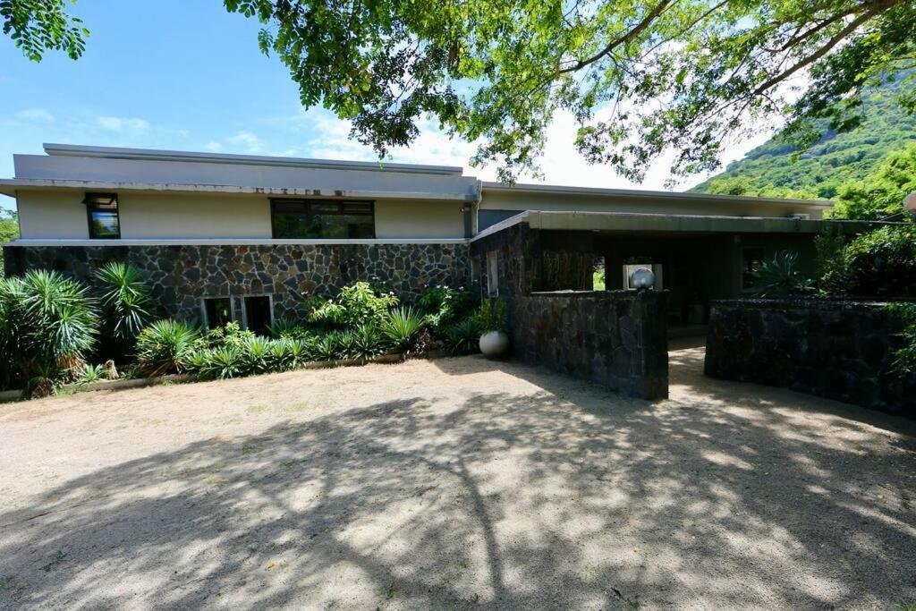 Luxury In Villa Le Morne