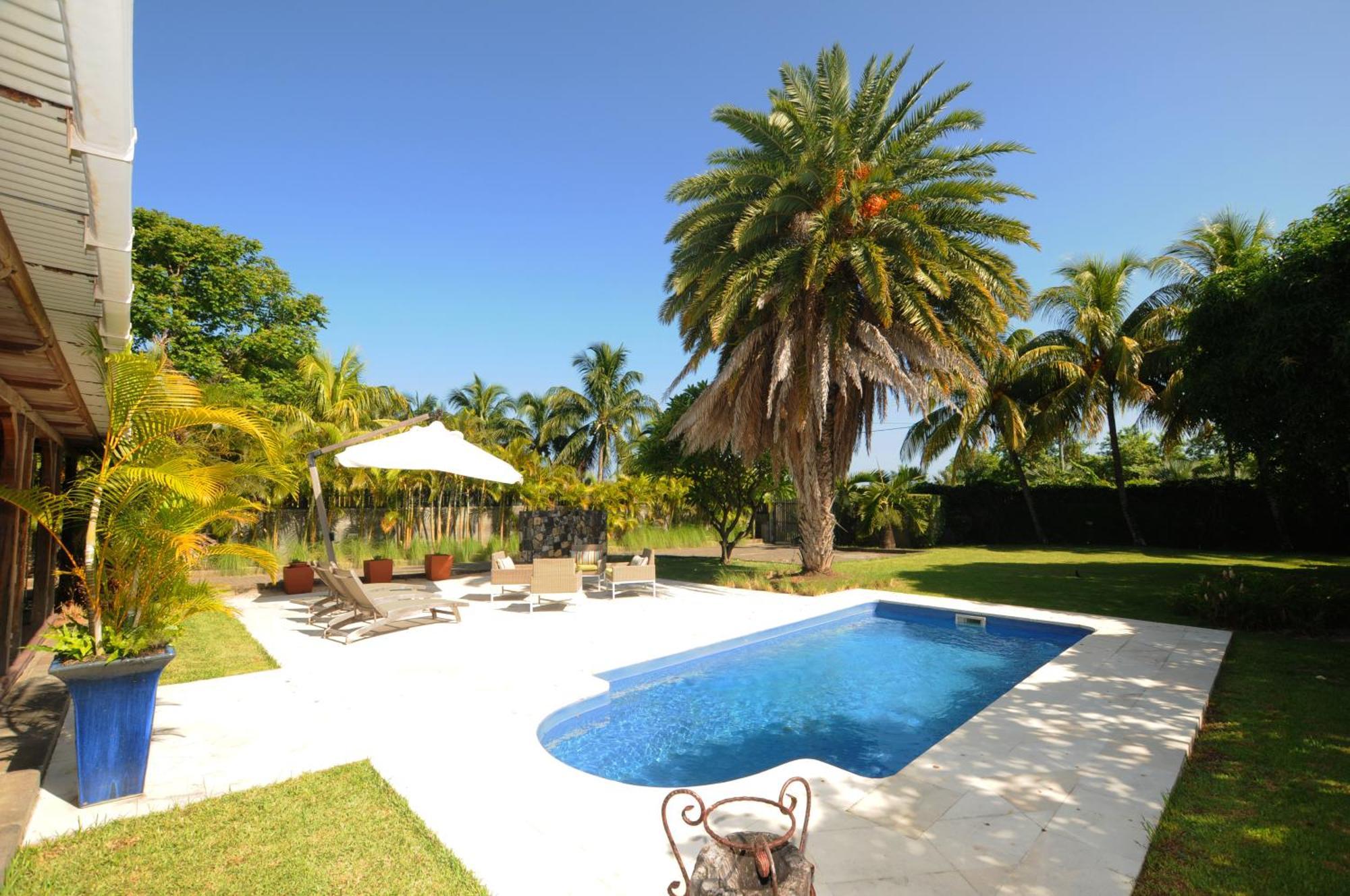 Alira Villa *