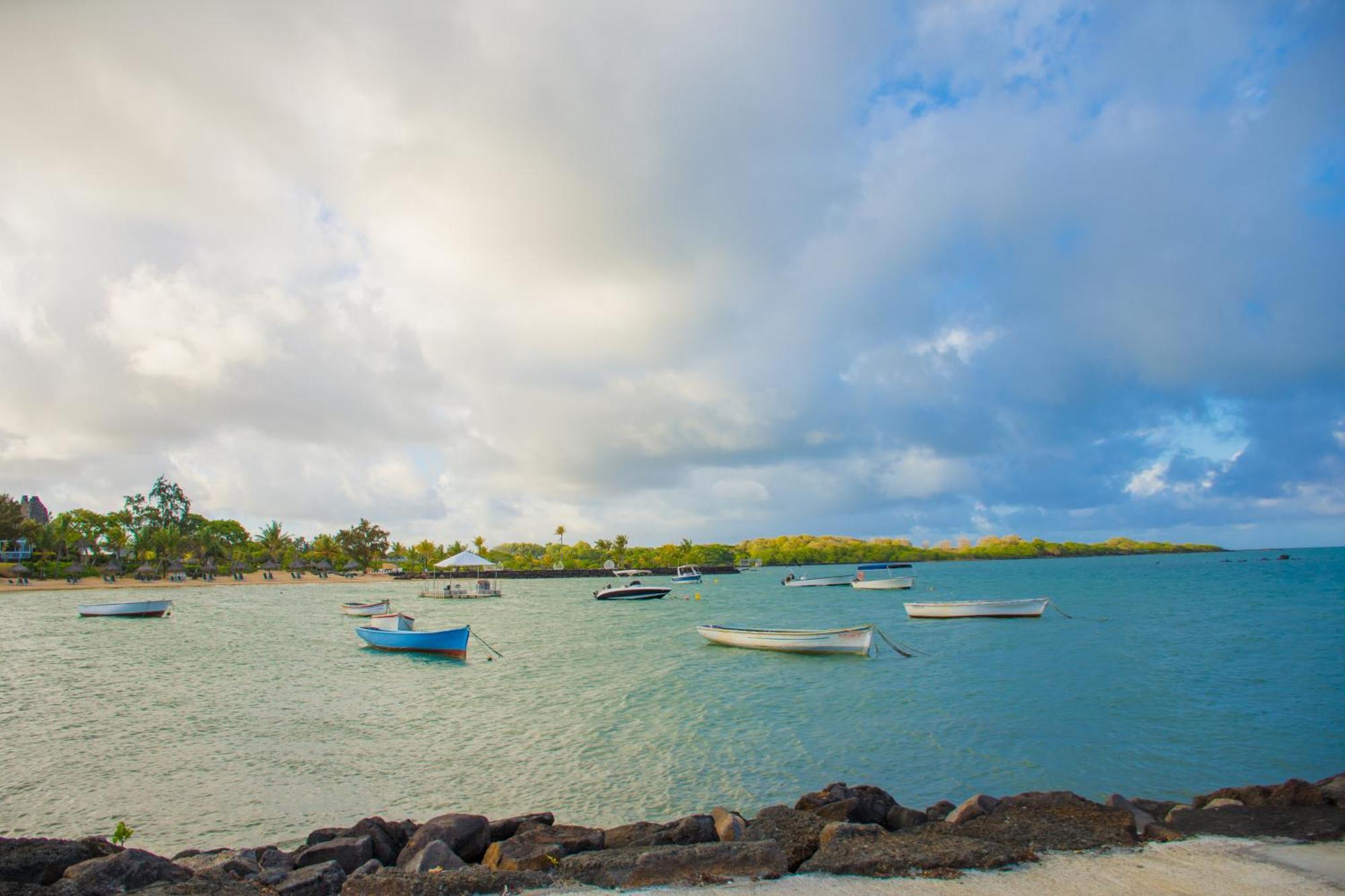 Azuri Apartment With Beach, Pools, Gym, Golf, Shops, Restaurants, Spa, Boat Activities, Tennis &Paddle Court, Kids Corner *