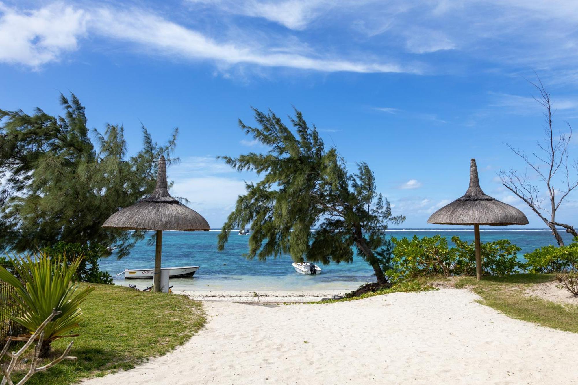 Tropical Beachfront Apartamento Belle Mare