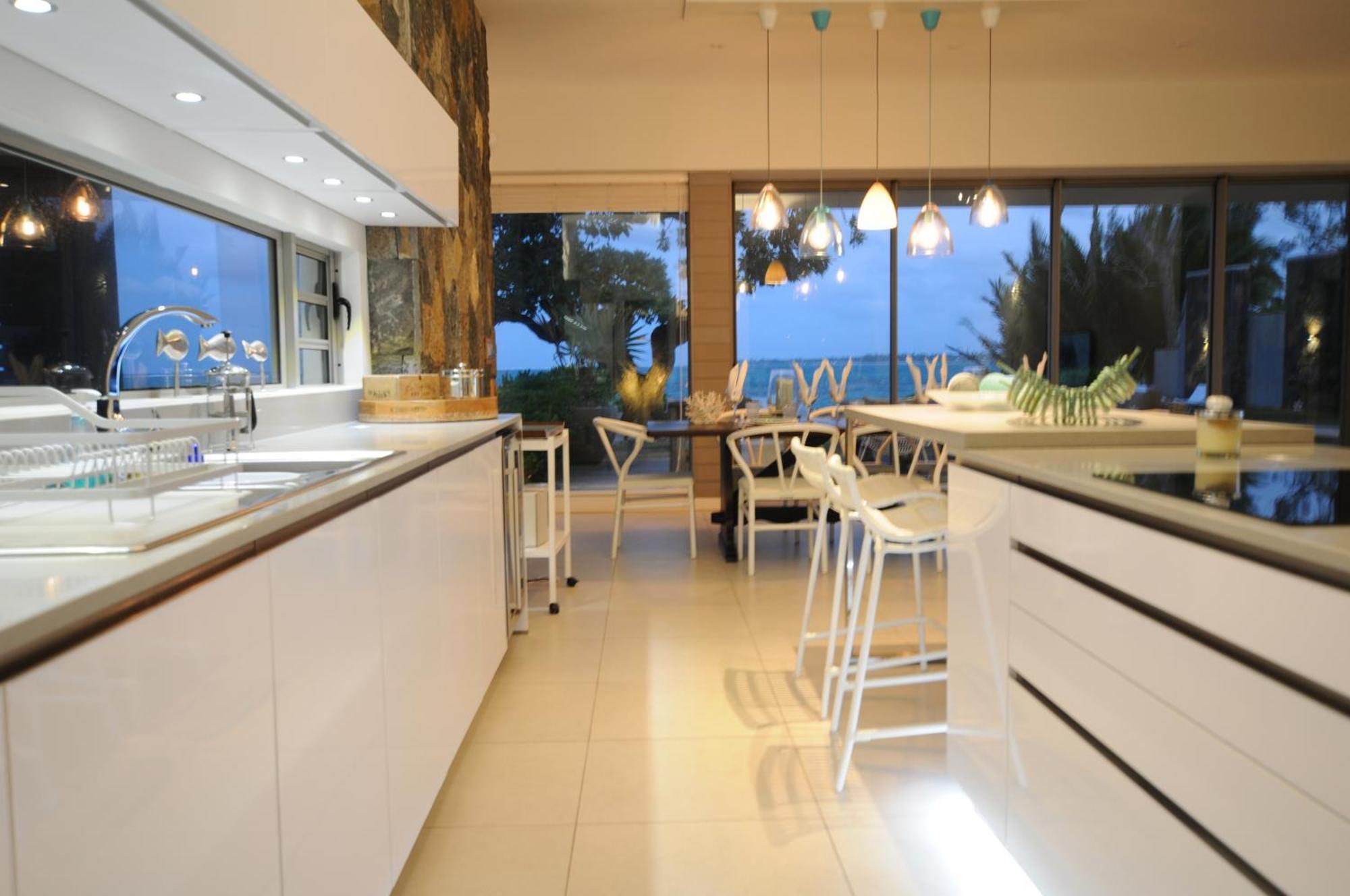 Beachfront & Pool * Poste Lafayette