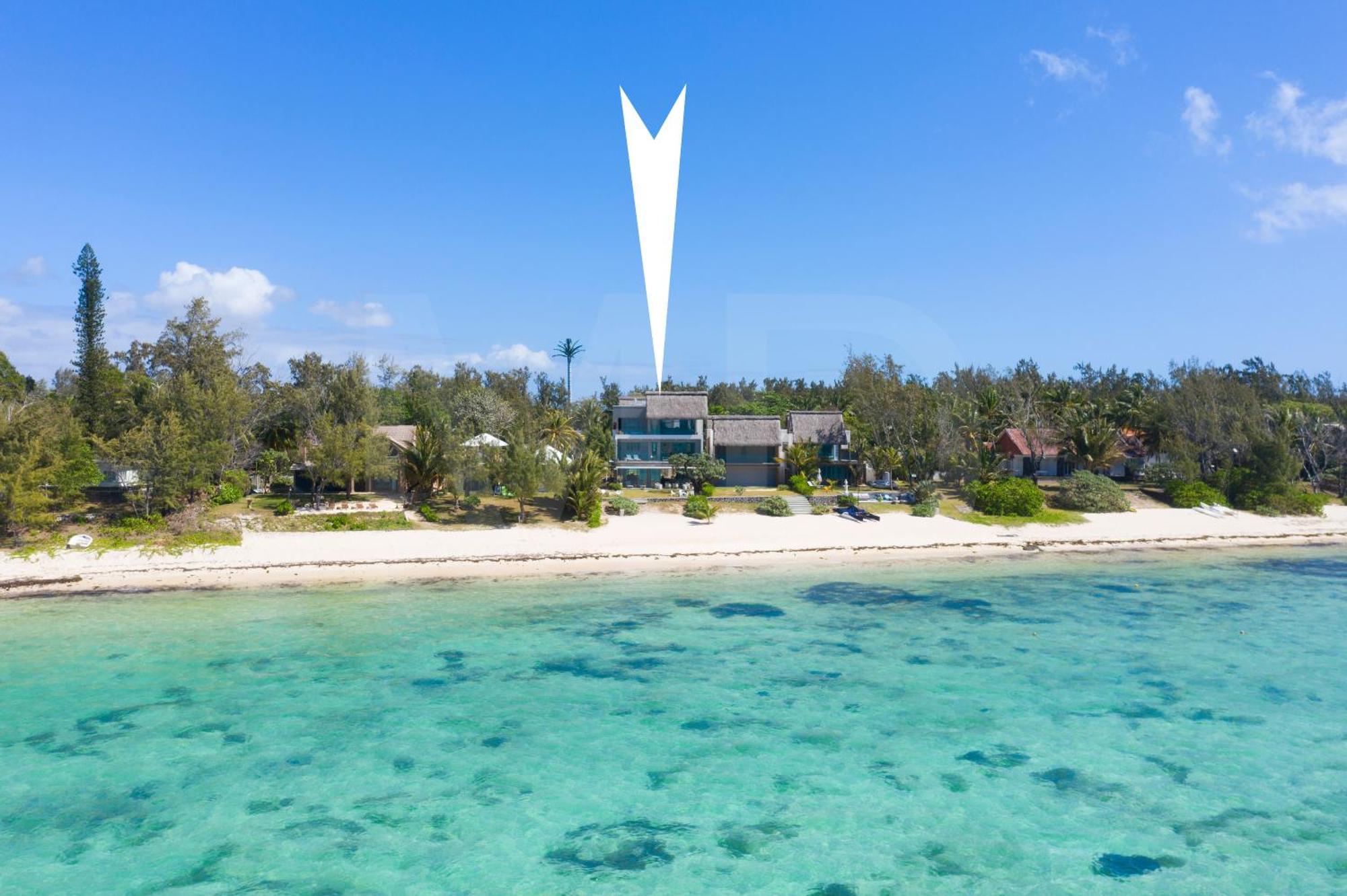 Beachfront & Pool Apartment Poste Lafayette