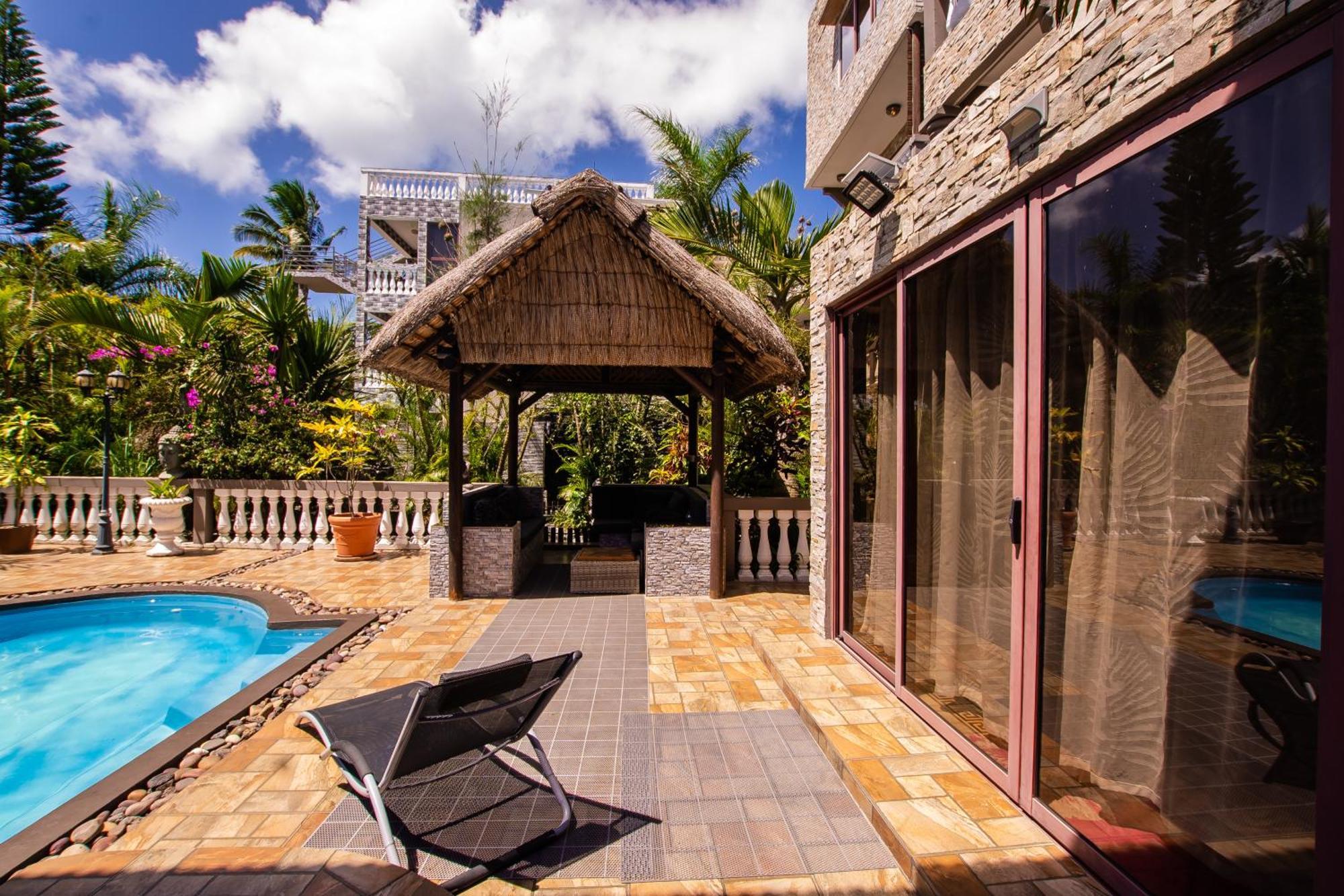 Sunshine Paradise - - 150m