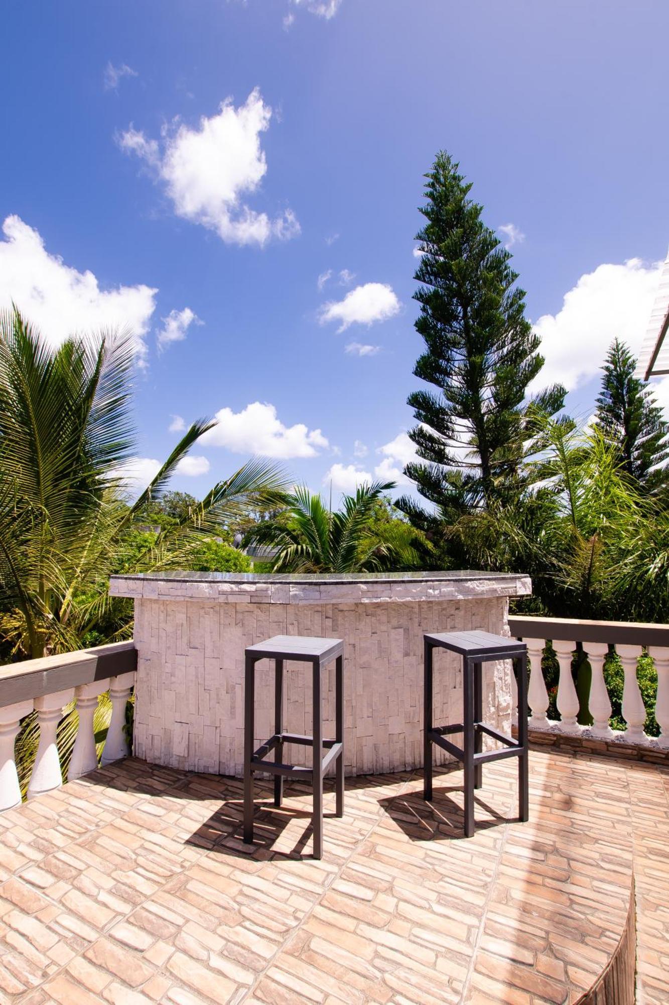 Sunshine Paradise - - 150m Apartment