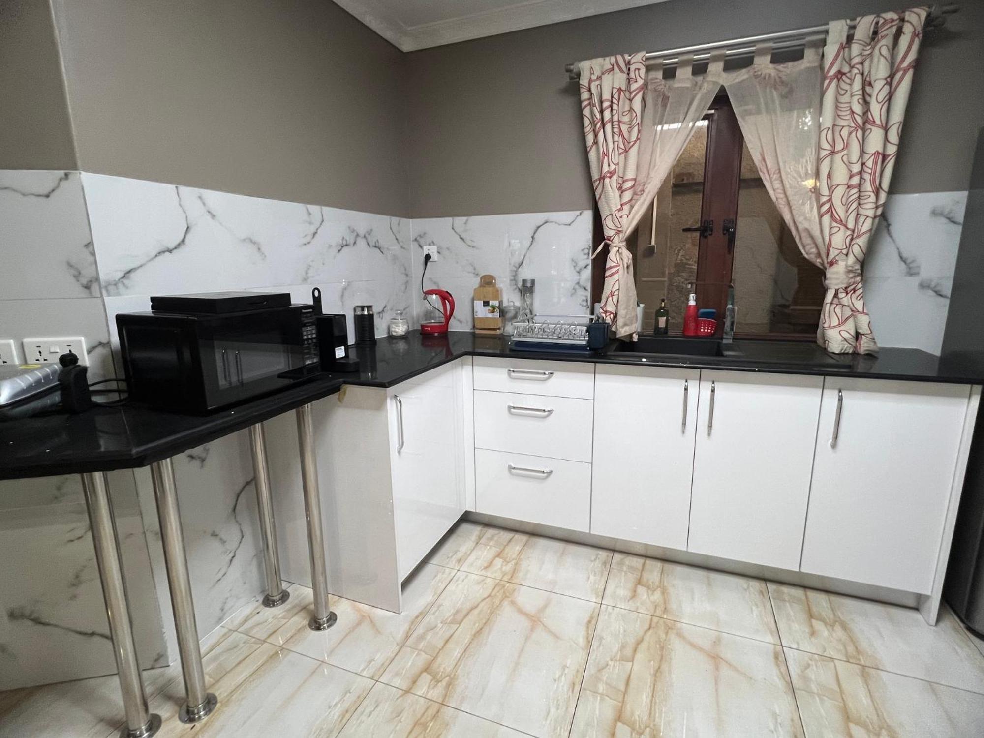 Sunshine Paradise - - 150m Apartment Trou aux Biches