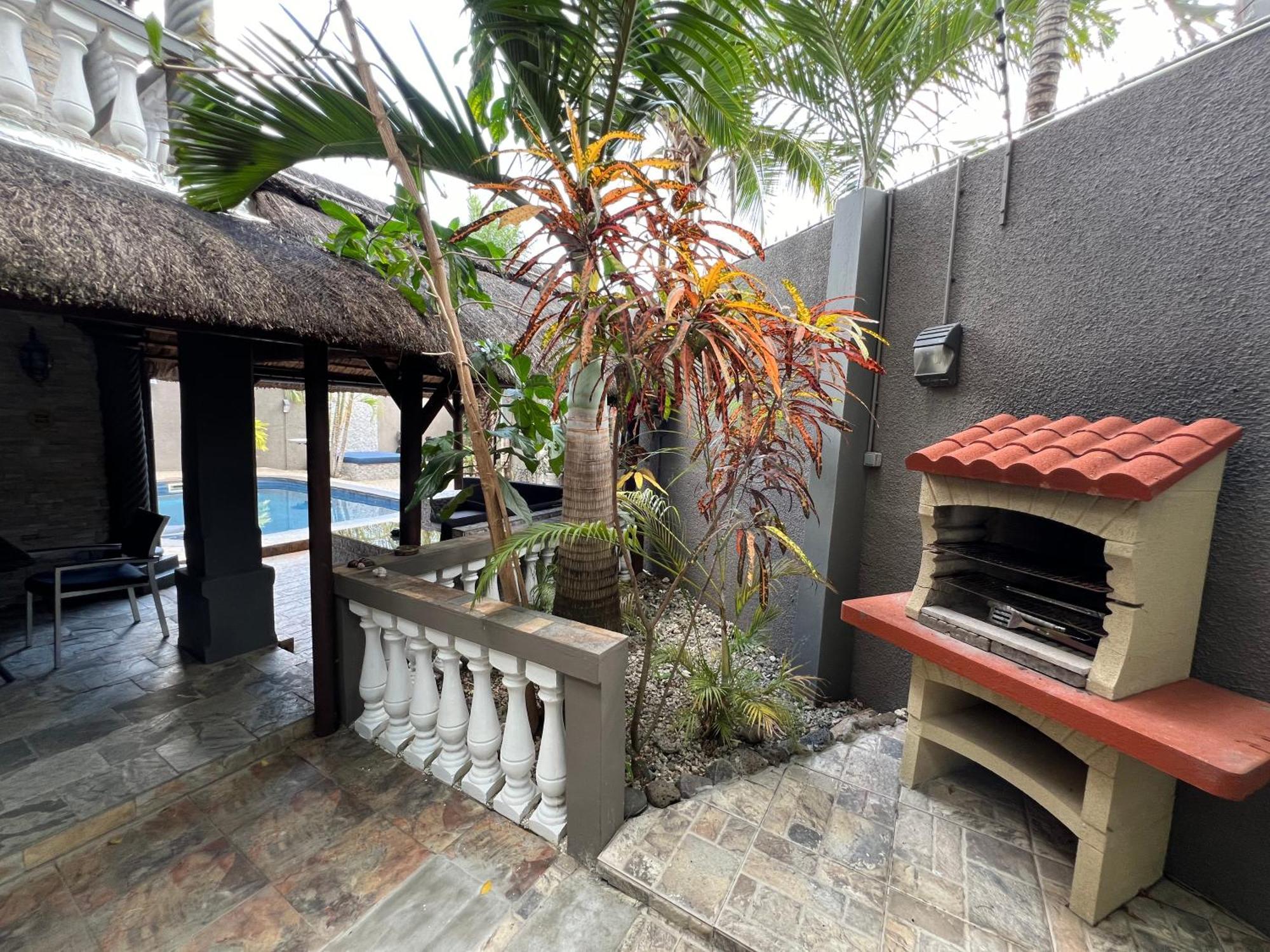 Sunshine Paradise - - 150m