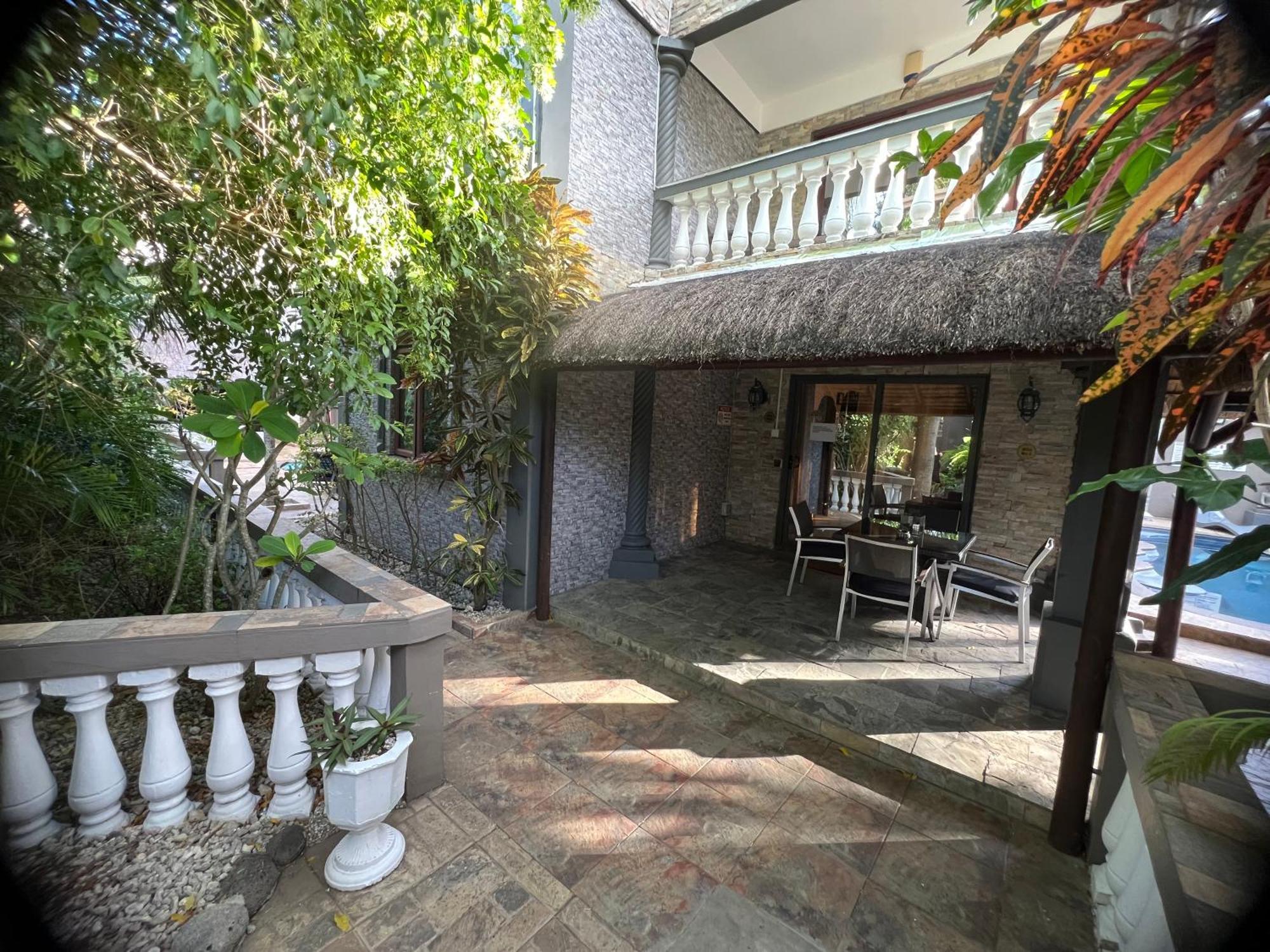Sunshine Paradise - - 150m Trou aux Biches