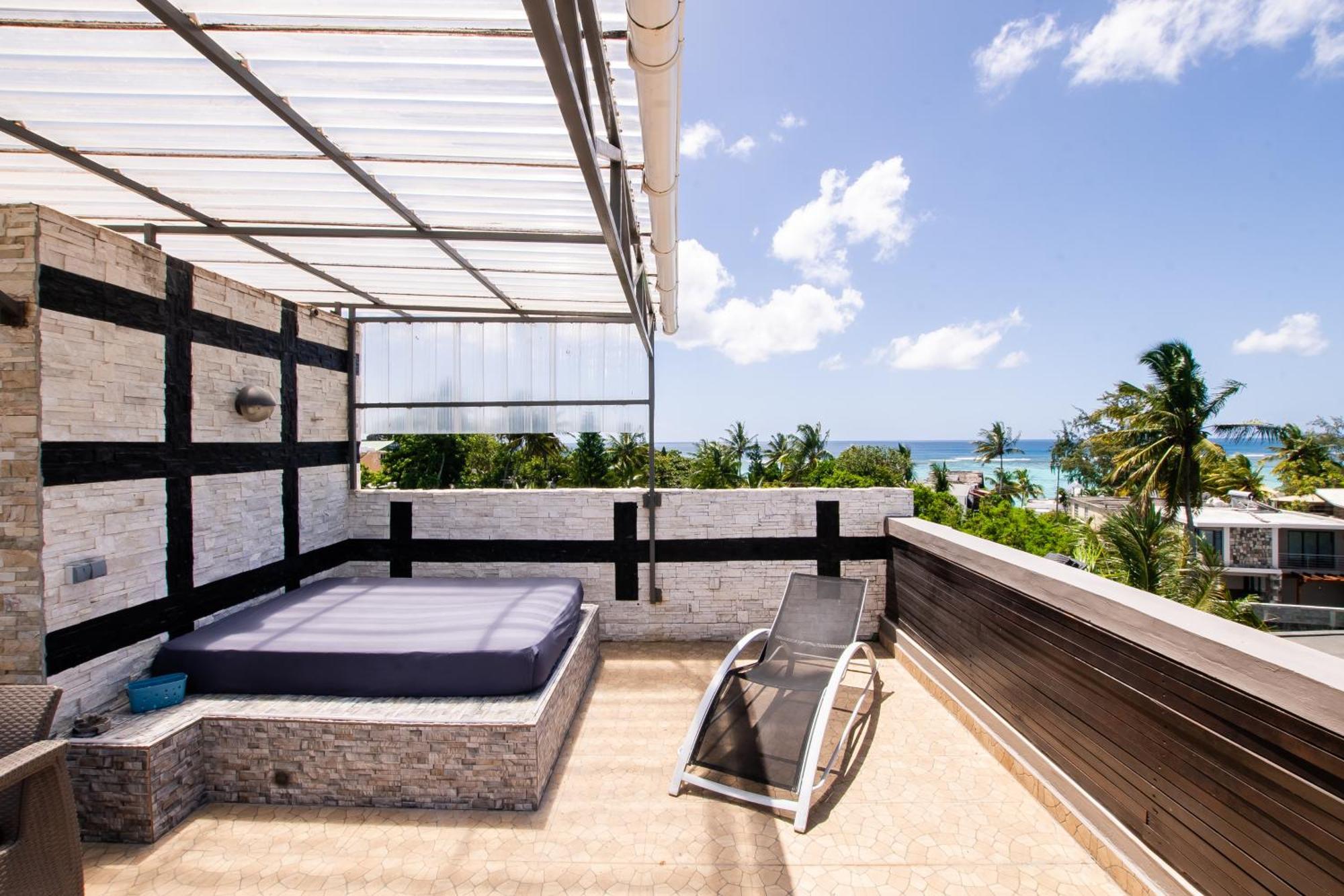 Sunshine Paradise - - 150m *