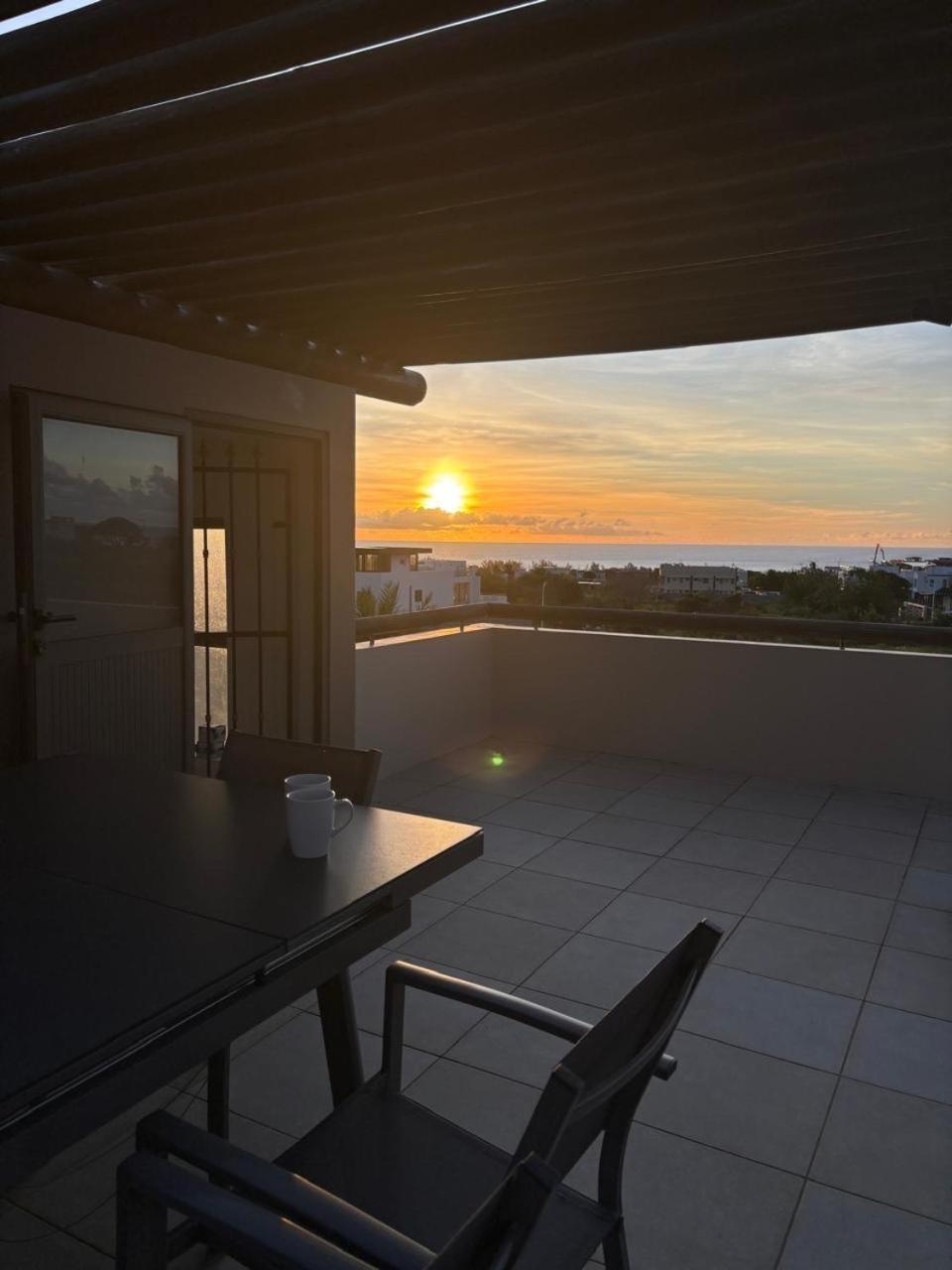 Apartment Stunning 3-bedroom With Private Rooftop Terrace & Gorgeous Pool Flic en Flac