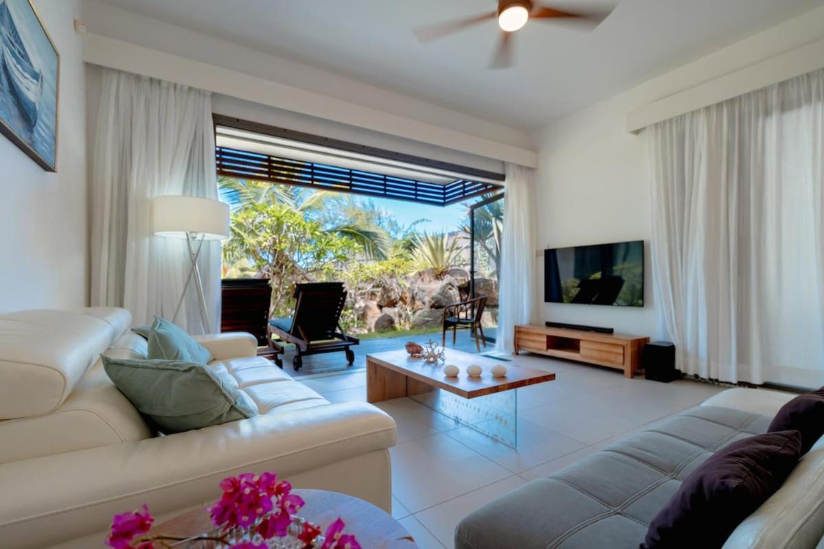 Beachfront Chic Retreat Apartment