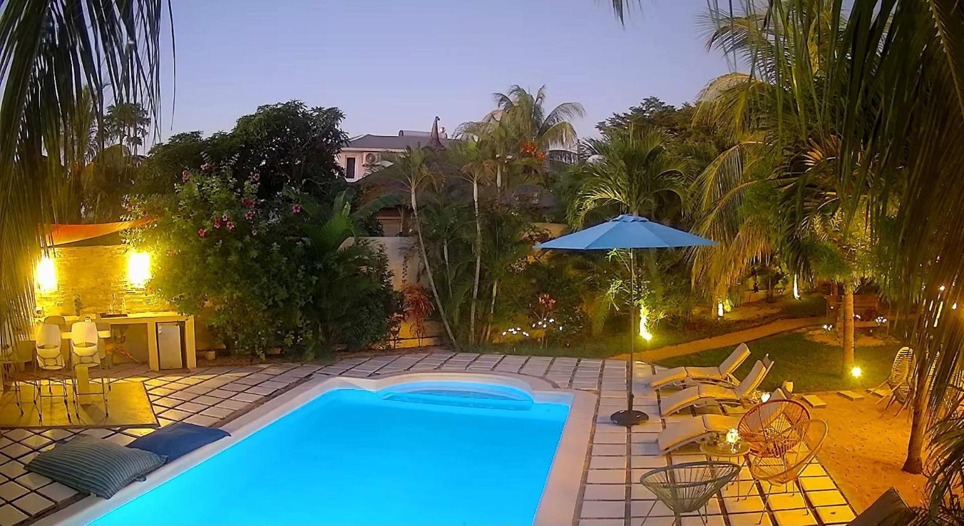Lakaz Del Sol - Modern And Elegant With Luxurious Garden, Pool And Barbecue Area - Tourism Permit Certified Apartment