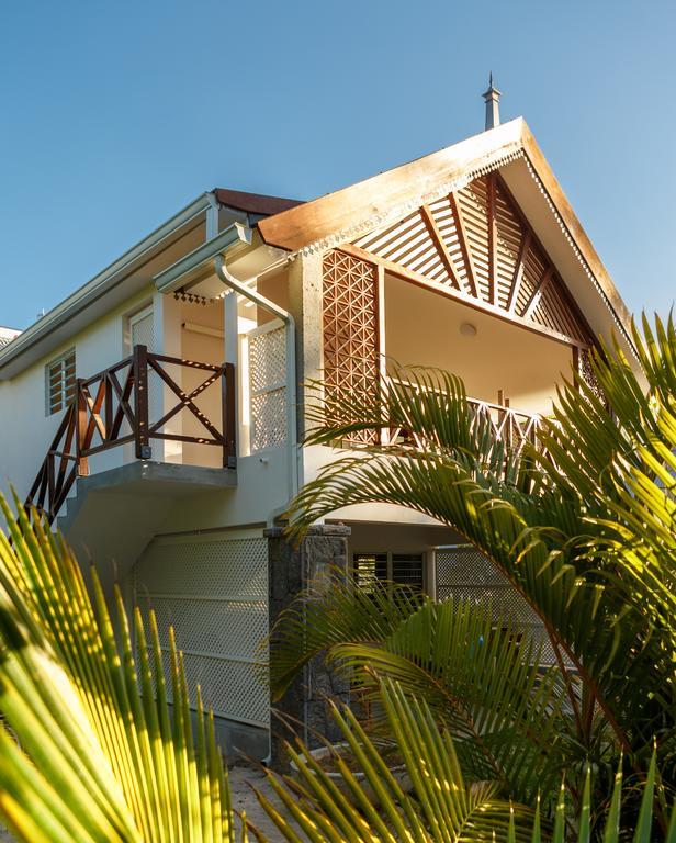 Coconuts Lodge