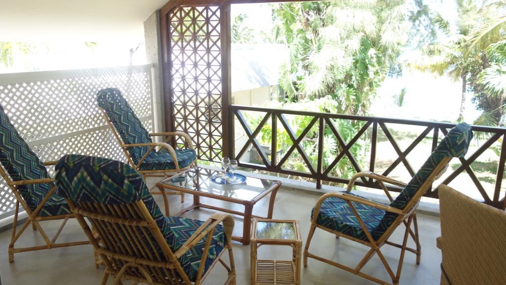 Coconuts Lodge