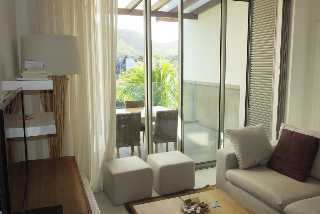 2 Bedrooms Charming Apartment, West Island