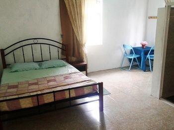 Chez Ronald Guest house 2*