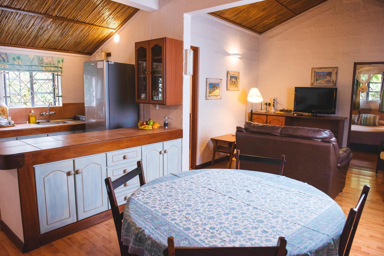 Coconuts Lodge