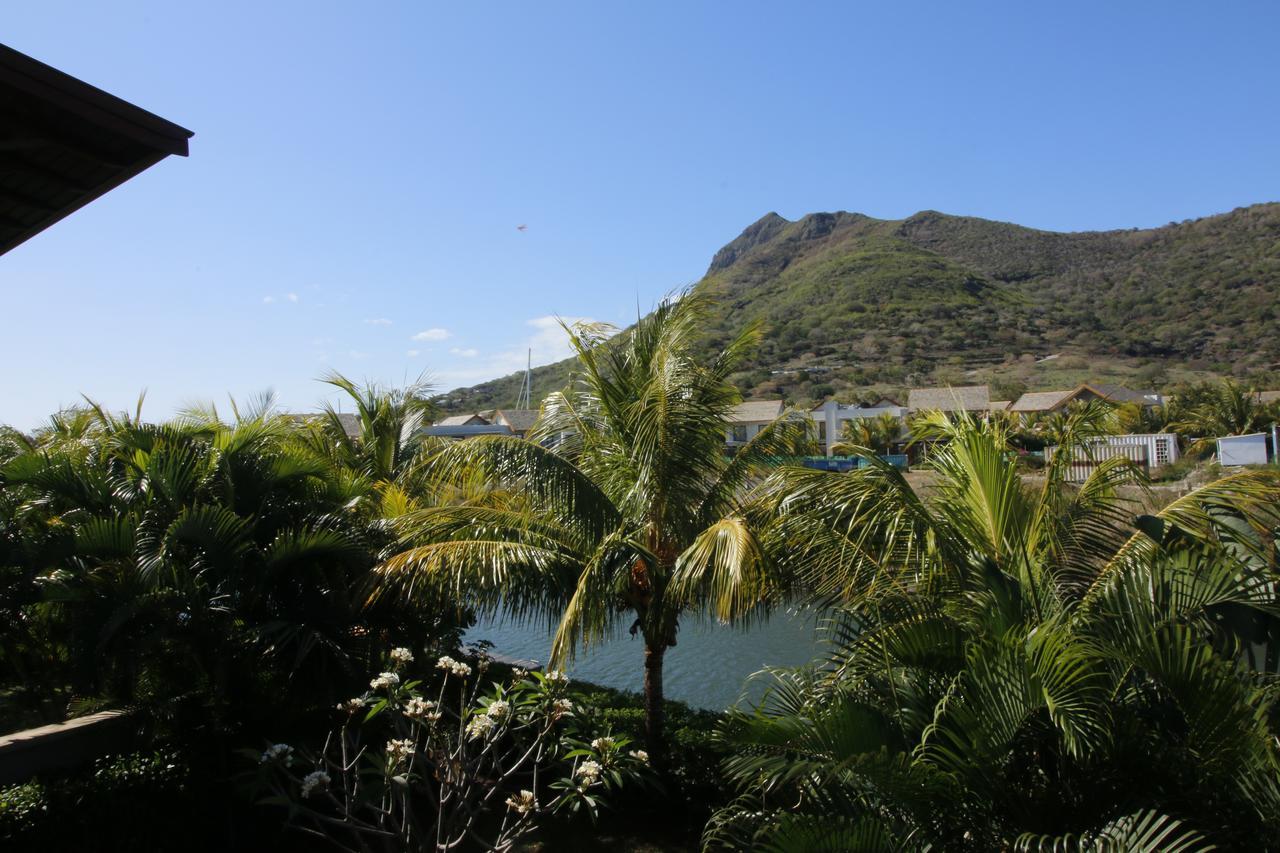 2 Bedrooms Charming Apartment, West Island