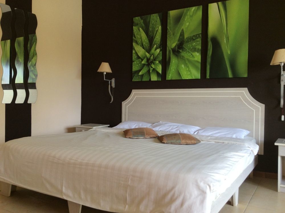Hotel De Conti 2*