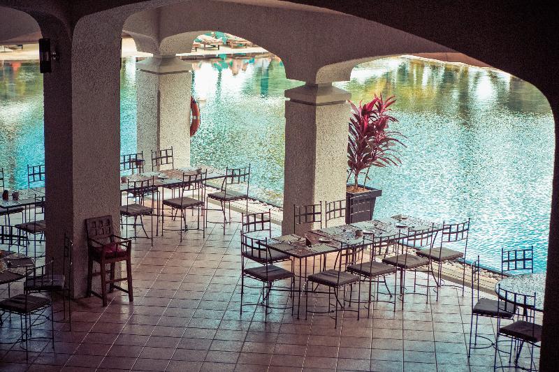 Mauricia Beachcomber & Hotel Grand Baie