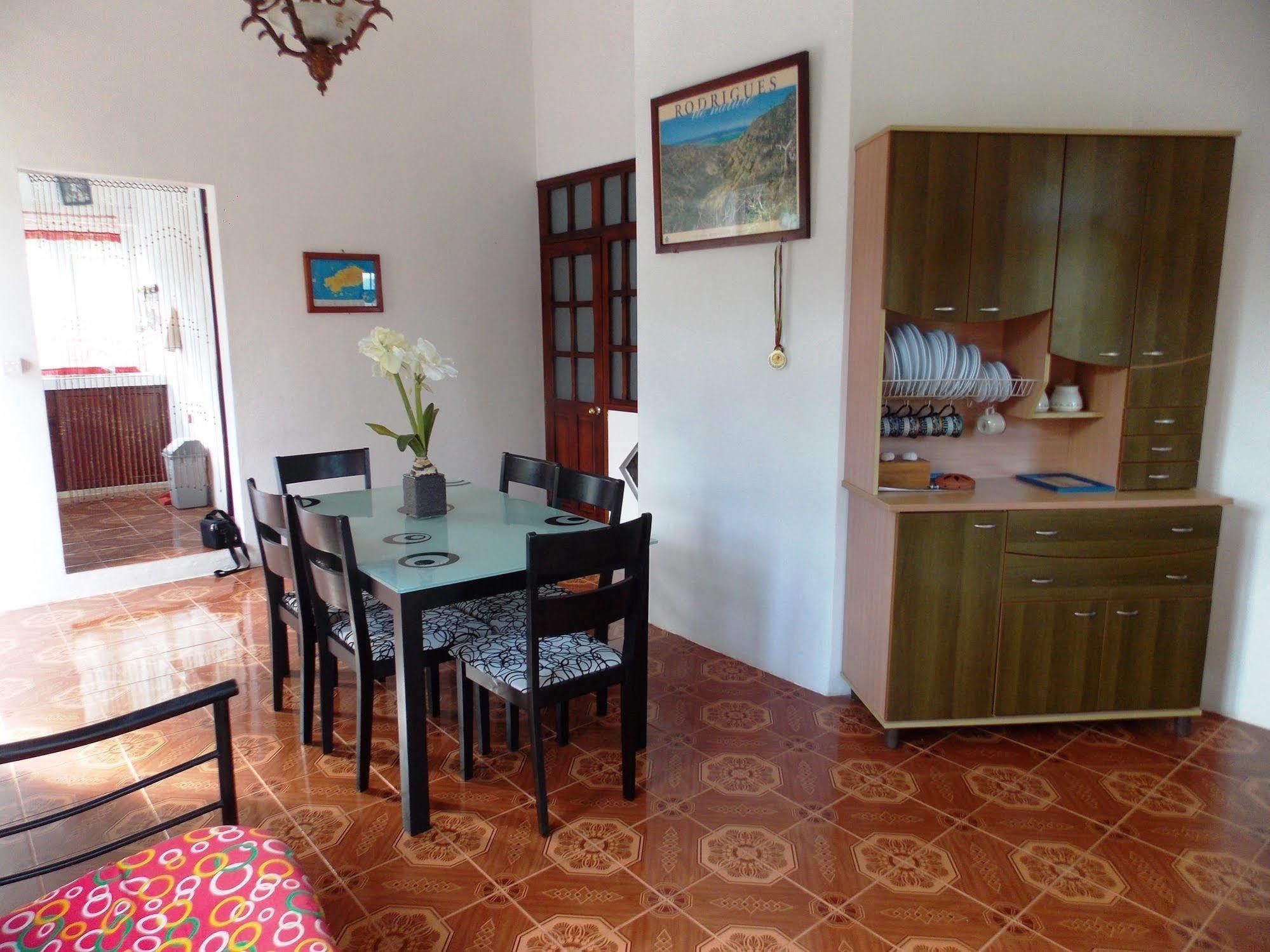 La Allamanda 3*