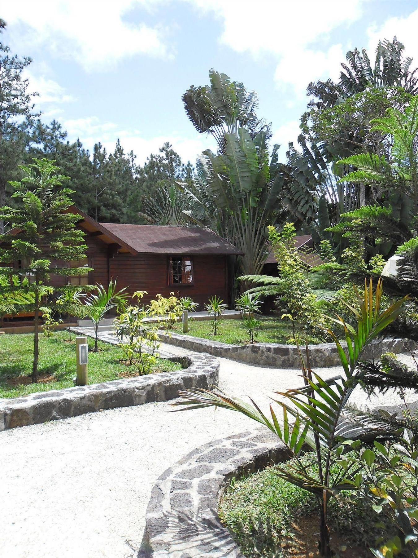 Le Domaine De L Arbre Du Voyageur Hotel 3*