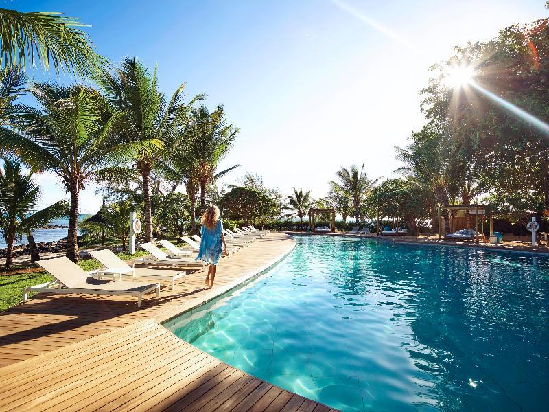 Lux* & Resort