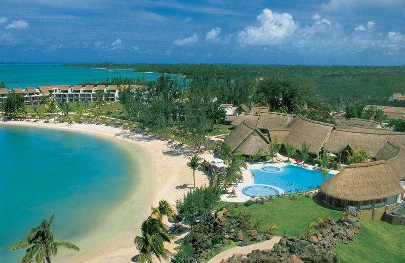 Lux* & Resort