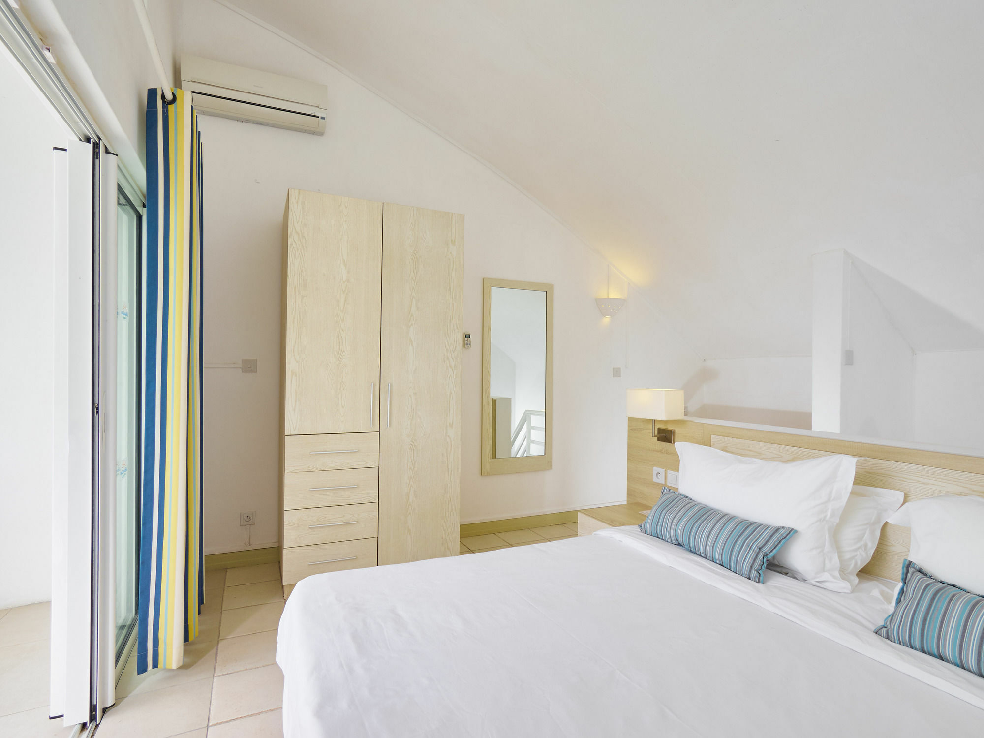 Le Beachclub 3* Pereybere Beach