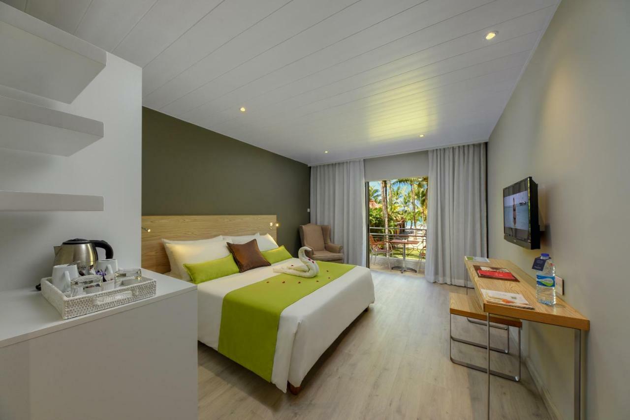 Hotel Mauricia Beachcomber & 4*